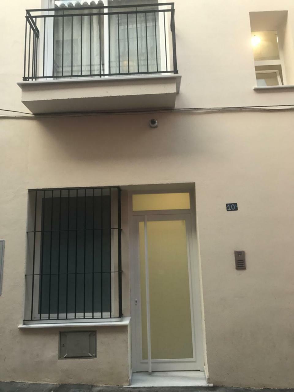 - Jinetes, 10 Apartment *